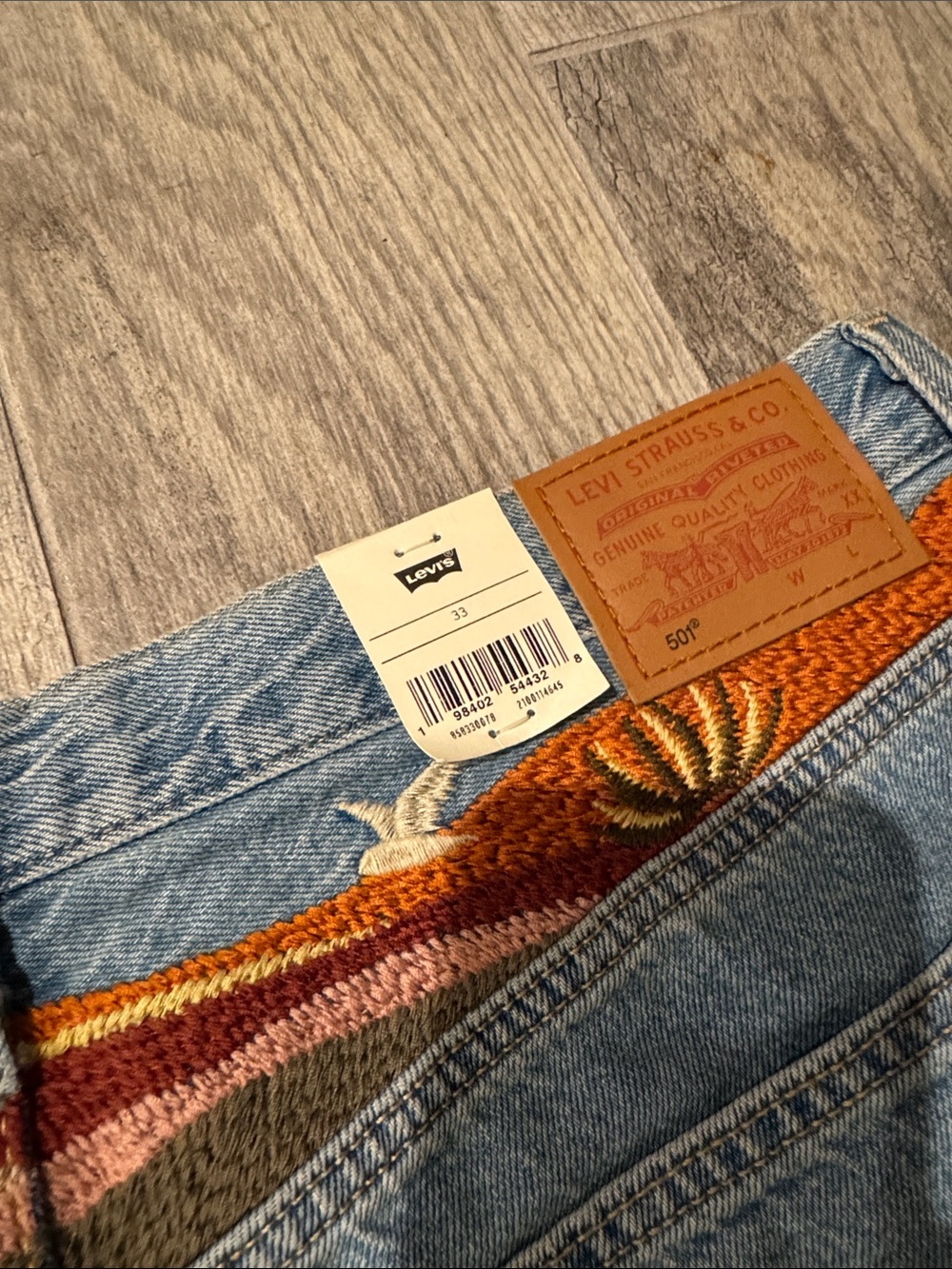 Levi's Light Blue Denim Men's Shorts with Colorful Embroidered Pocket Accents - Picture 6 of 6